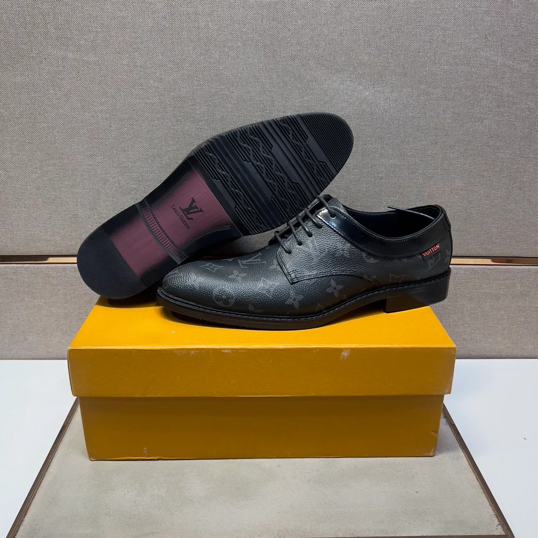 ⬛️Men's shoes💰p462【LV～】Men's casual formal leather shoes 2025z cabinet sales simultaneously 🔶Size: 39-44#️⃣ 🔷2 colors🔜The upper is made of multi-material splicing➕Cow leather lining, comfortable and breathable, sole: original comfortable and wear-resistant outsole, ⚠️real thing📱photographed🎬real thing is better📢📢📢
